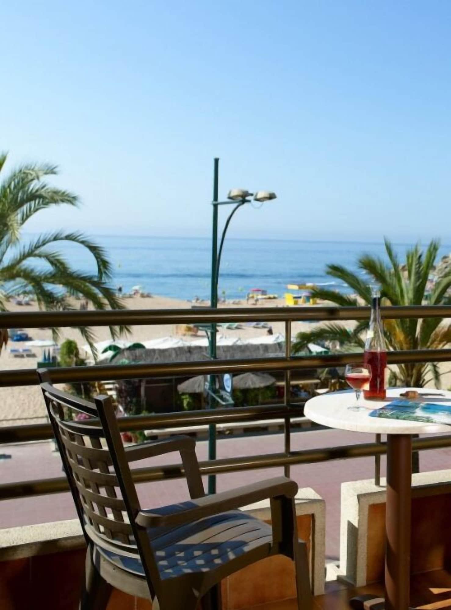 Almirall Apartaments Λορέτ Ντε Μαρ Εξωτερικό φωτογραφία