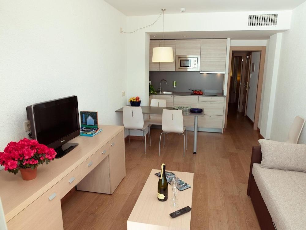 Almirall Apartaments Λορέτ Ντε Μαρ Εξωτερικό φωτογραφία