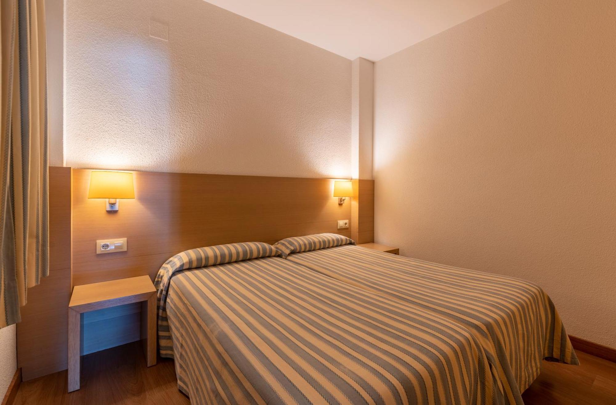 Almirall Apartaments Λορέτ Ντε Μαρ Εξωτερικό φωτογραφία