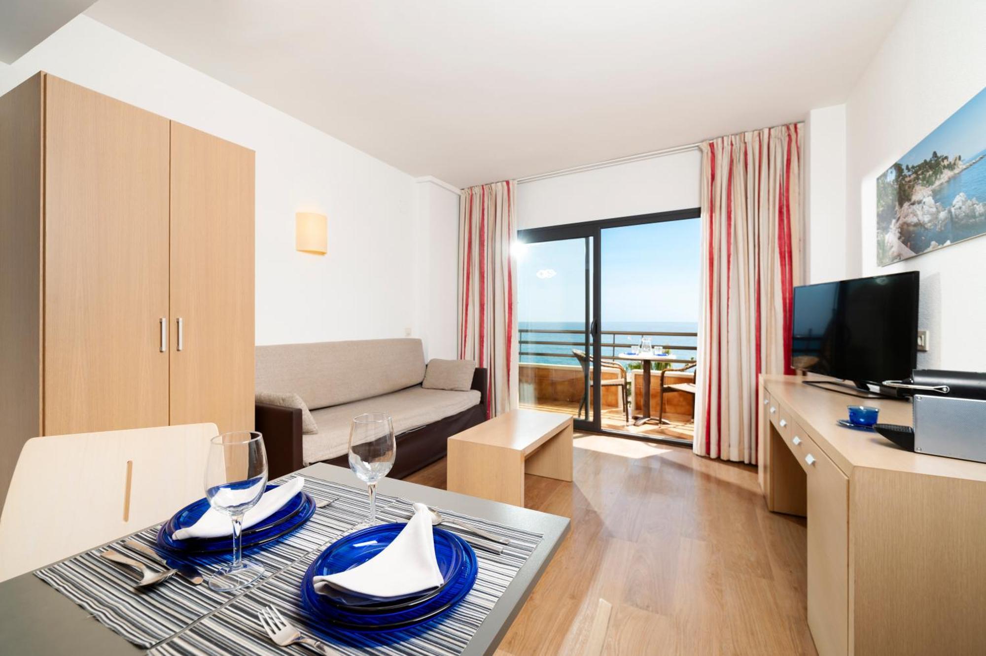 Almirall Apartaments Λορέτ Ντε Μαρ Εξωτερικό φωτογραφία