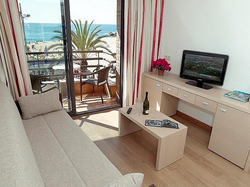 Almirall Apartaments Λορέτ Ντε Μαρ Εξωτερικό φωτογραφία