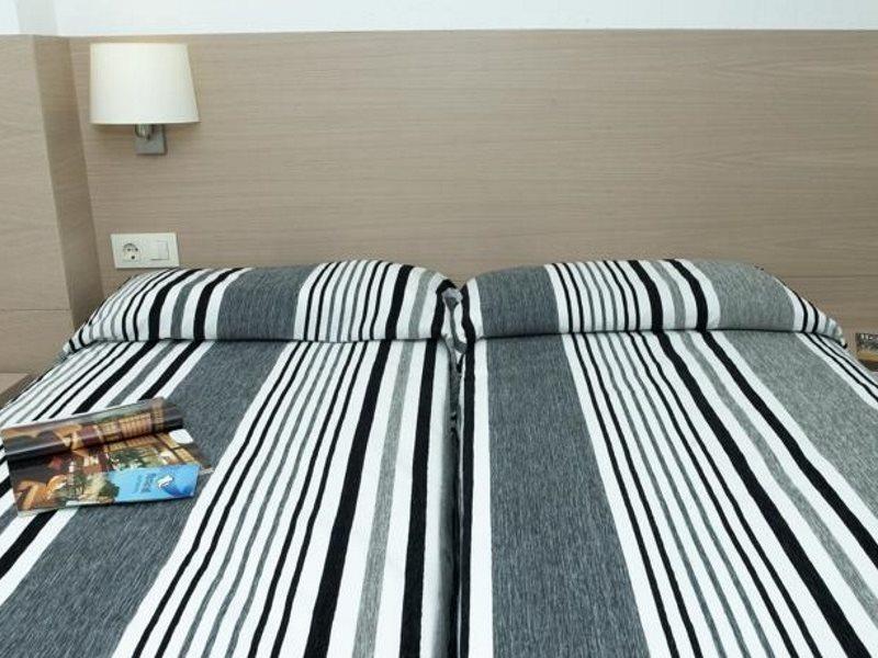 Almirall Apartaments Λορέτ Ντε Μαρ Εξωτερικό φωτογραφία